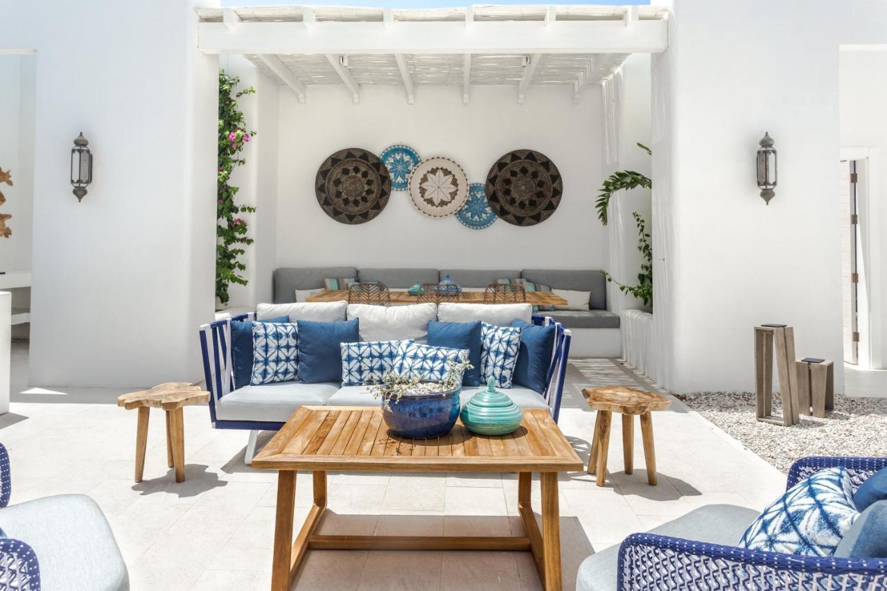 Cloud 7 Residences Ayla Aqaba Exterior photo Outdoor furniture