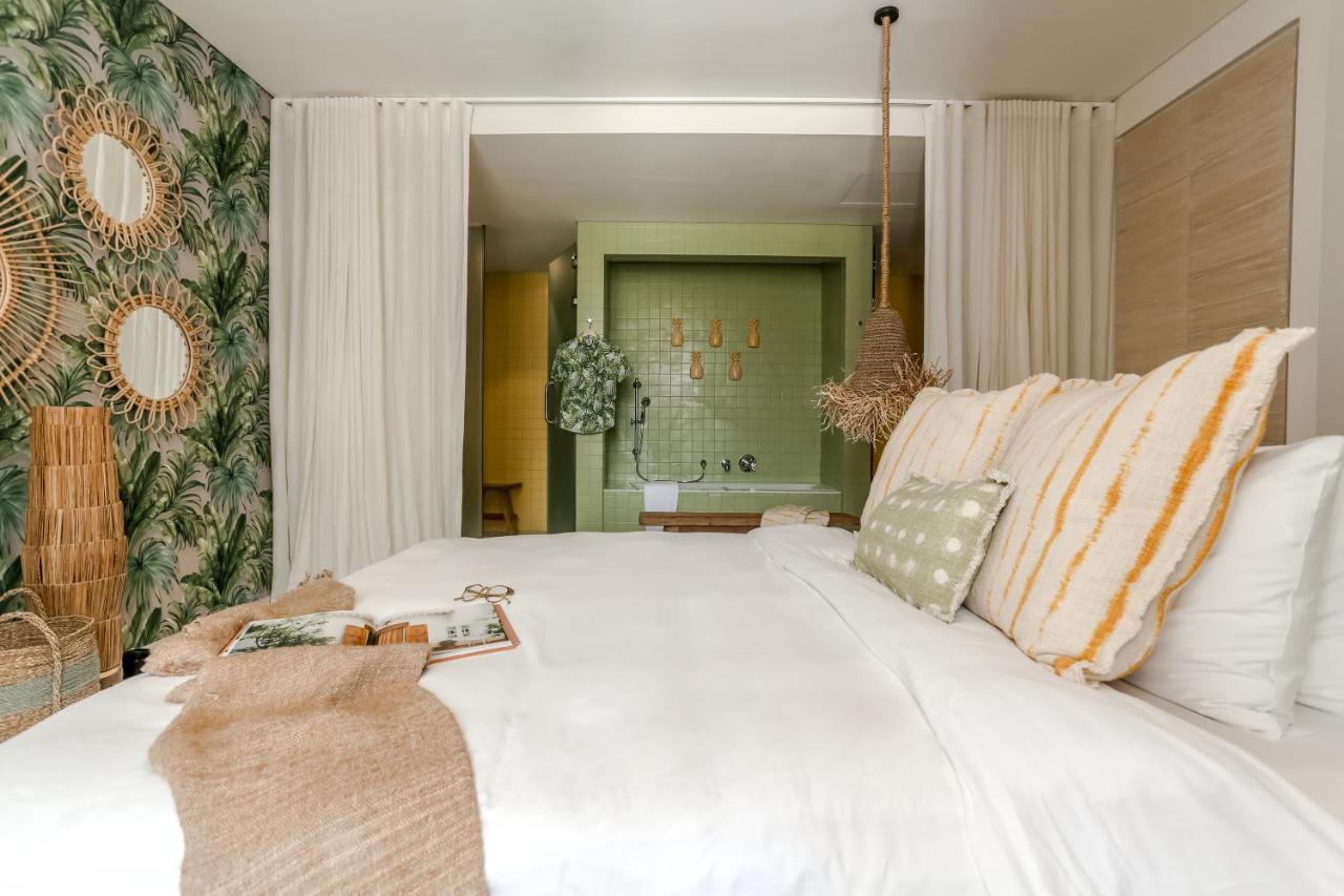 Cloud 7 Residences Ayla Aqaba Exterior photo A bedroom at the hotel