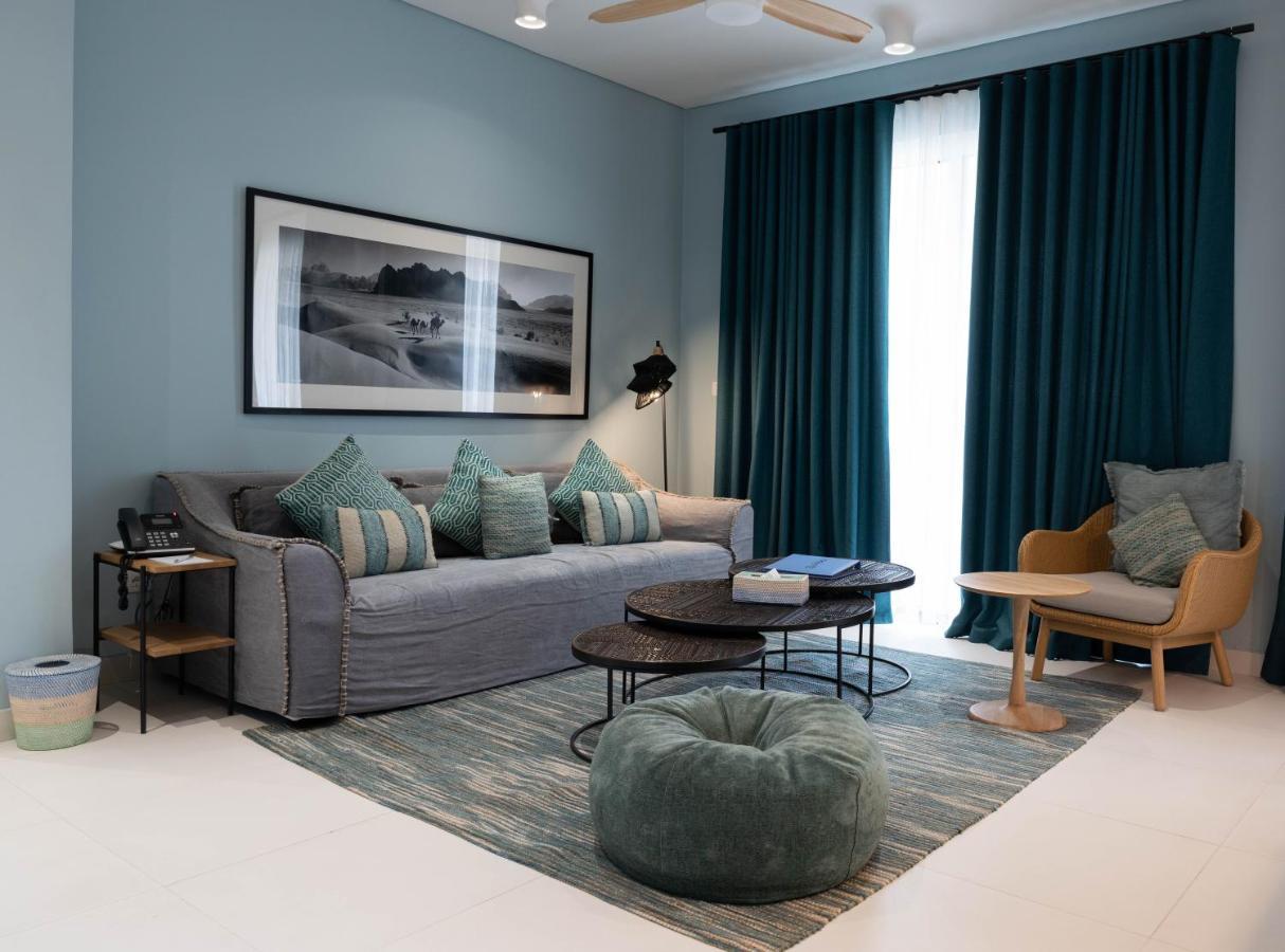 Cloud 7 Residences Ayla Aqaba Exterior photo A living room