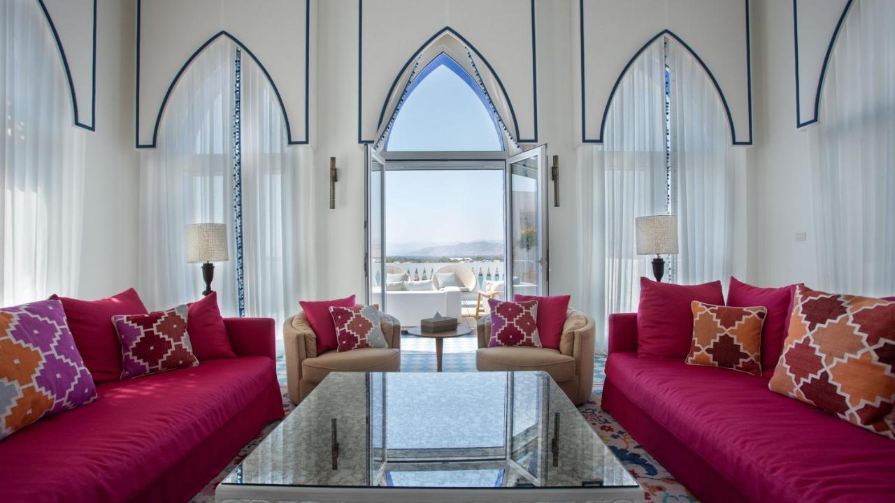 Cloud 7 Residences Ayla Aqaba Exterior photo A living room at the hotel