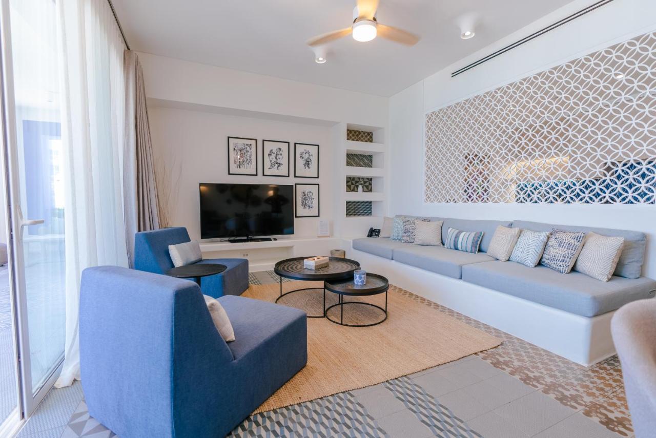 Cloud 7 Residences Ayla Aqaba Exterior photo Living room