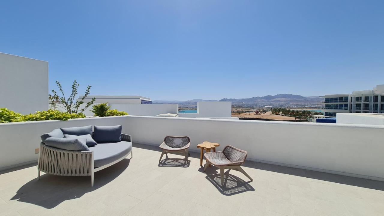 Cloud 7 Residences Ayla Aqaba Exterior photo Rooftop at the Hilton Las Vegas
