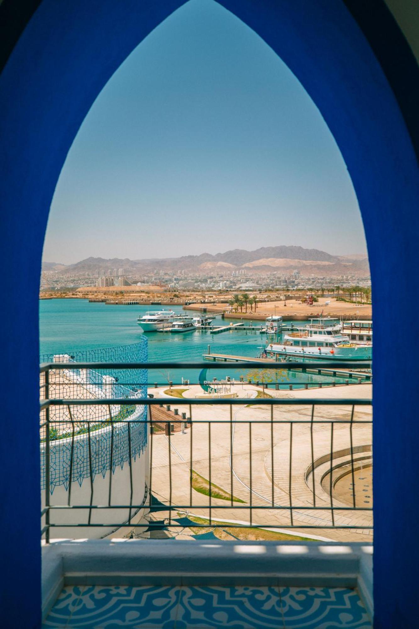 Cloud 7 Residences Ayla Aqaba Exterior photo Marina